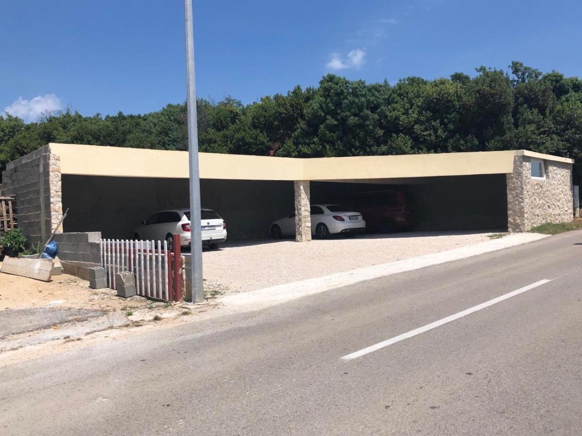 Apartments Loncar-Near Zrce Beach Novalja Exterior photo