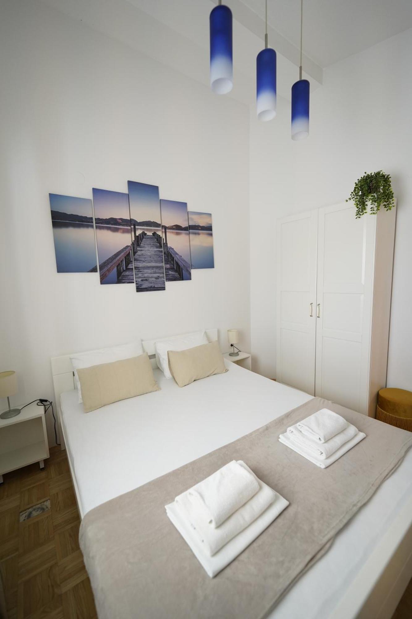 Apartments Loncar-Near Zrce Beach Novalja Exterior photo