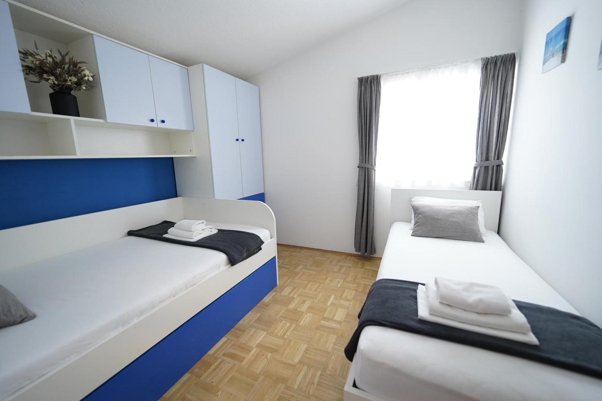 Apartments Loncar-Near Zrce Beach Novalja Exterior photo